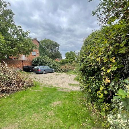 Perfect For Large Family & Friends, Free Parking, Games Villa Reading Exterior foto