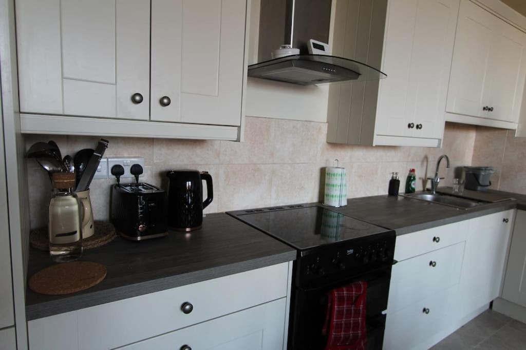 Perfect For Large Family & Friends, Free Parking, Games Villa Reading Exterior foto