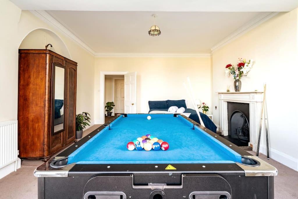 Perfect For Large Family & Friends, Free Parking, Games Villa Reading Exterior foto