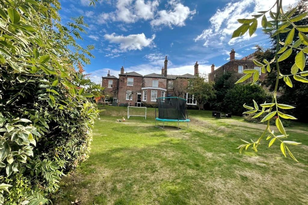 Perfect For Large Family & Friends, Free Parking, Games Villa Reading Exterior foto